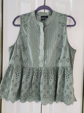 GAP Eyelet Sleeveless Peplum Top - Sage